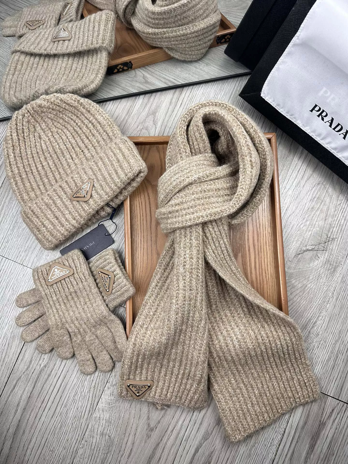 prada hat and echapres and glove set s_127aa401